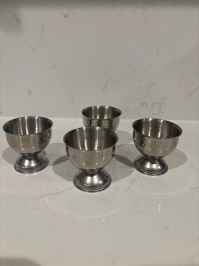 Set of 4 Egg Cups - Silver